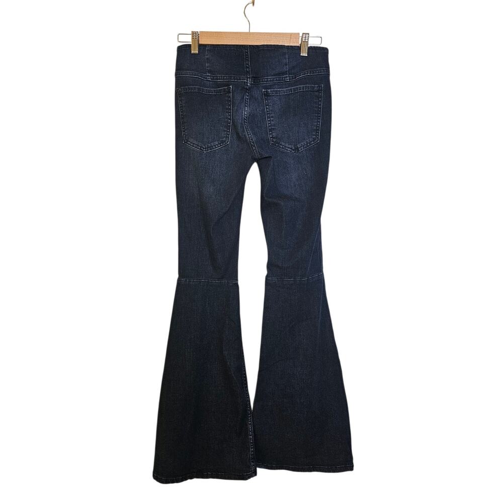 Free People Penny Elastic Waist Size 27 Pull On Bell Bottom Flare Jeans - Picture 3 of 7